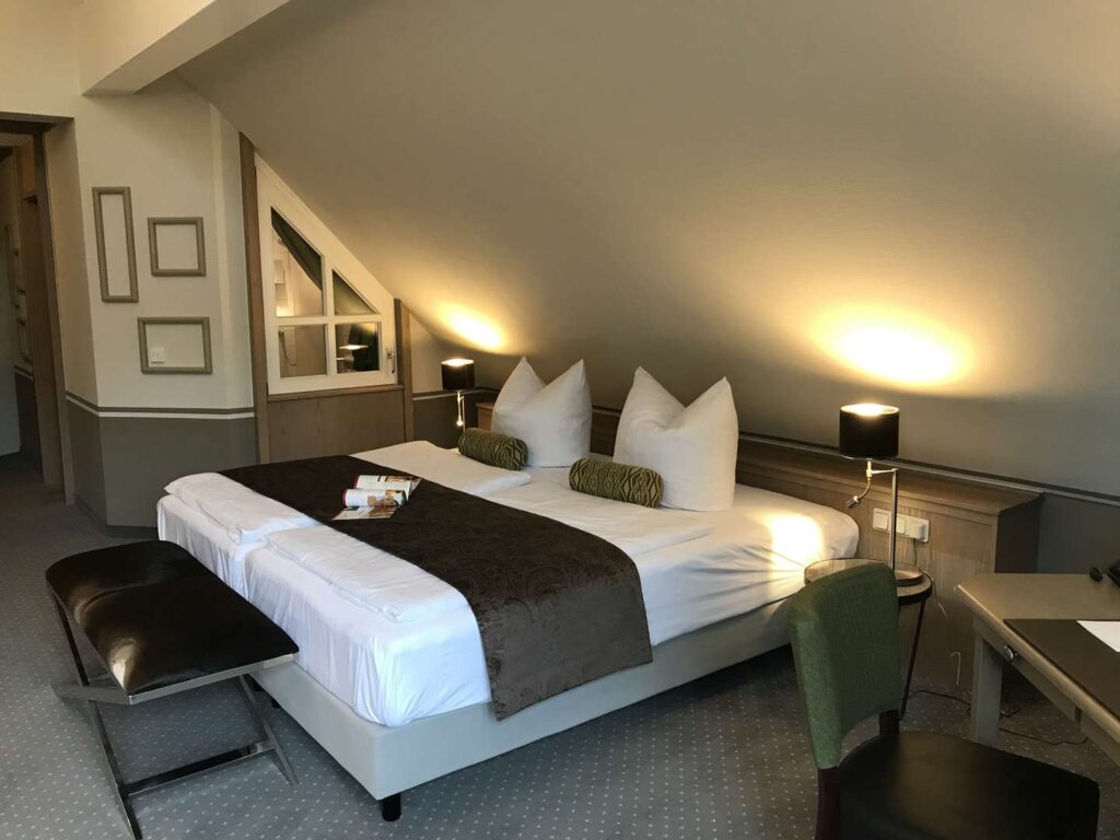Exklusive Junior Suite Deluxe im Romantischen Hotel Menzhausen für einen stilvollen Silvesterabend