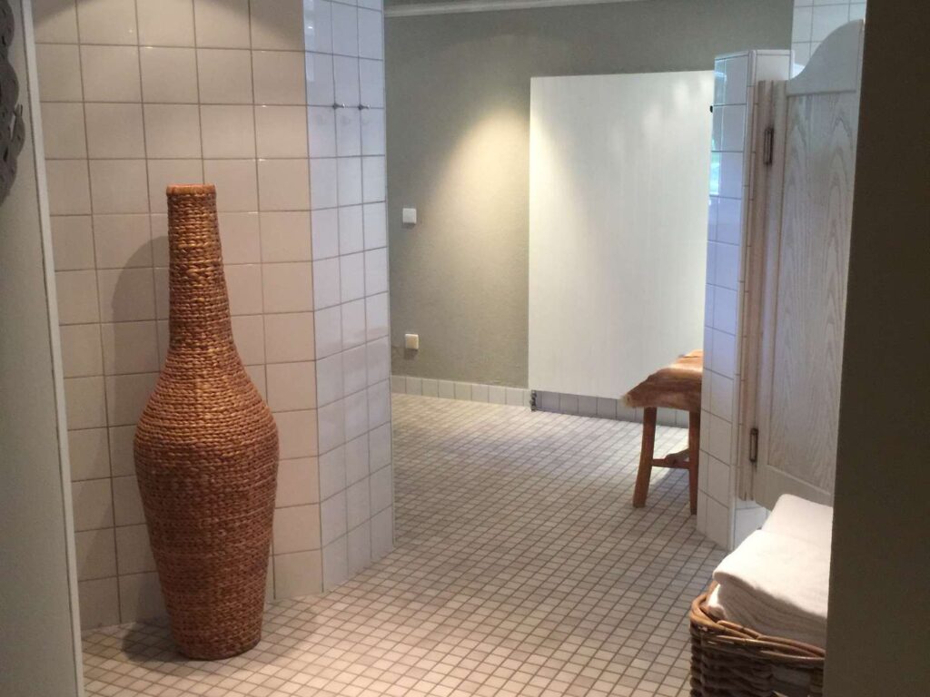 Genießen Sie den Wellnessbereich des Romantischen Hotel Menzhausen zu Silvester