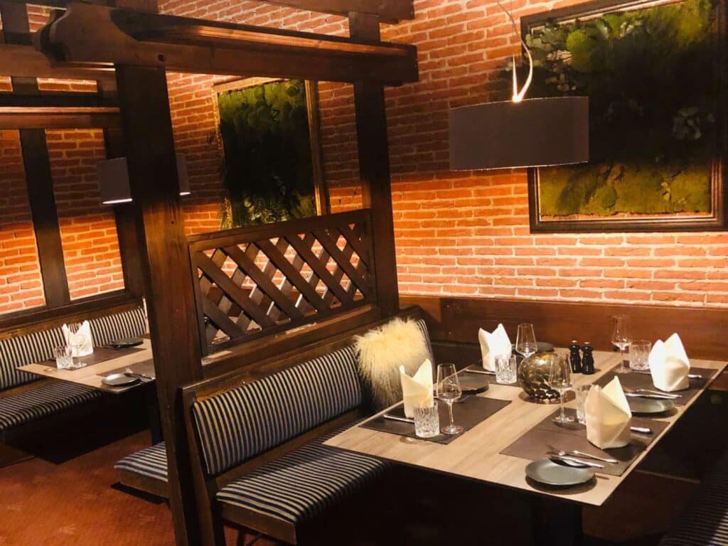 Genießen Sie das festliche Silvesteressen im Restaurant des Romantischen Hotel Menzhausen