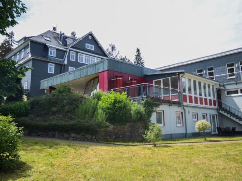 Außenansicht des Ferien Residenz Thüringer Wald, ideal für den Silvesterurlaub