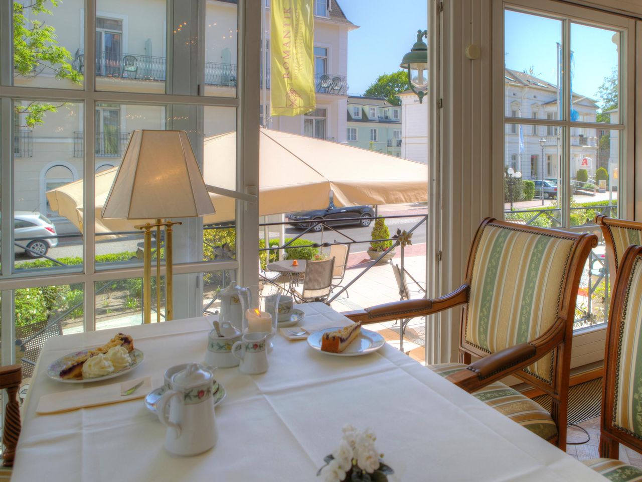 Frühstück mit Aussicht im SEETELHOTEL Villa Esplanade während des Silvesteraufenthalts