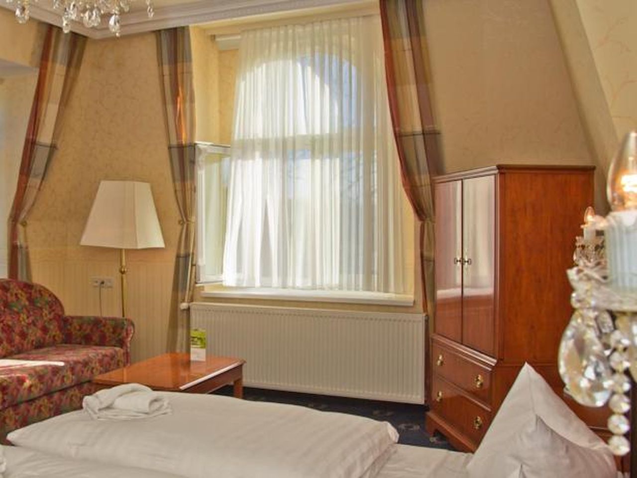 Luxuriöses Zimmer im SEETELHOTEL Villa Esplanade, ideal für Silvester