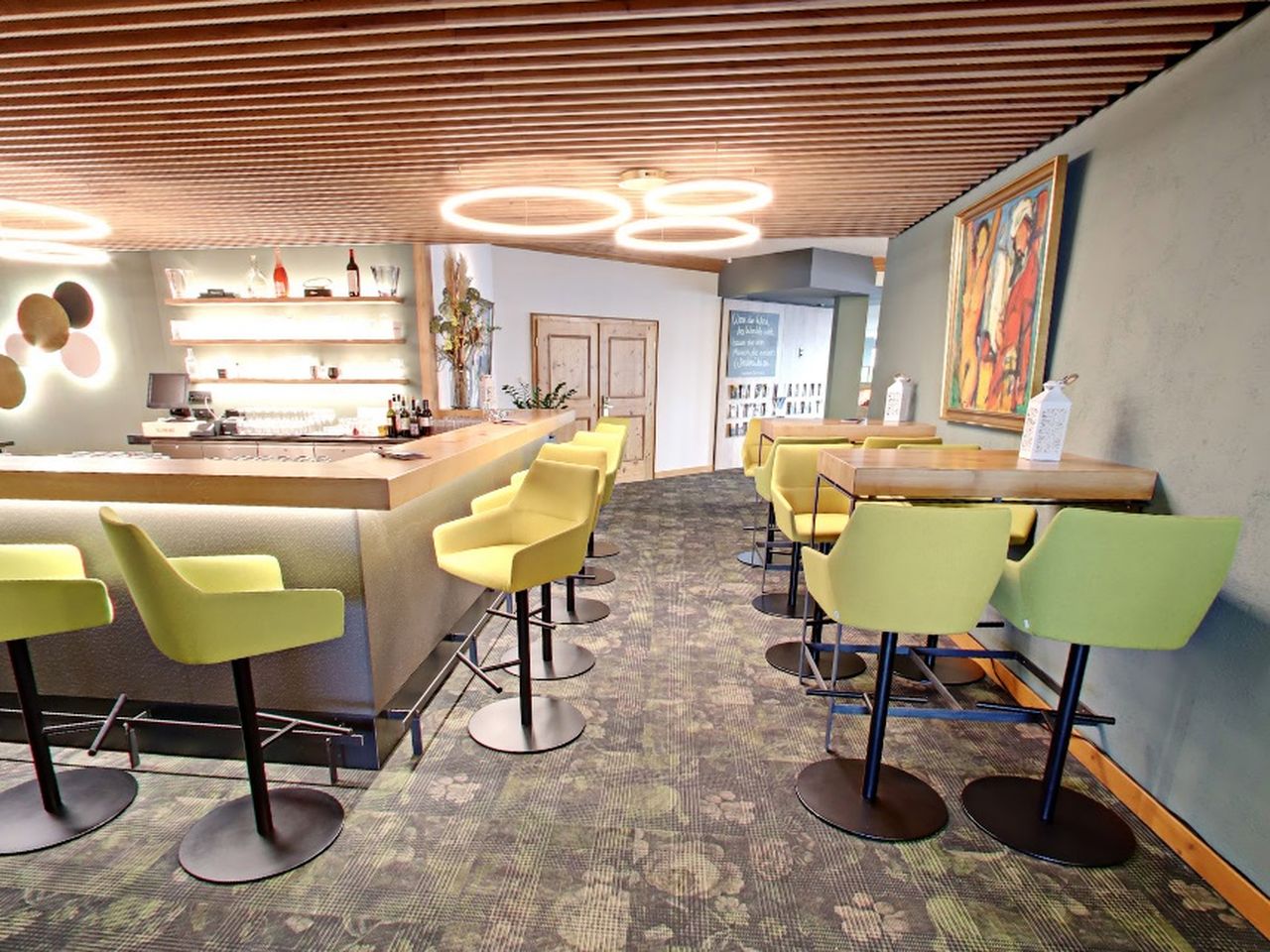 Hotelbar im Gut Matheshof, perfekt für einen Drink während der Silvesterfeier