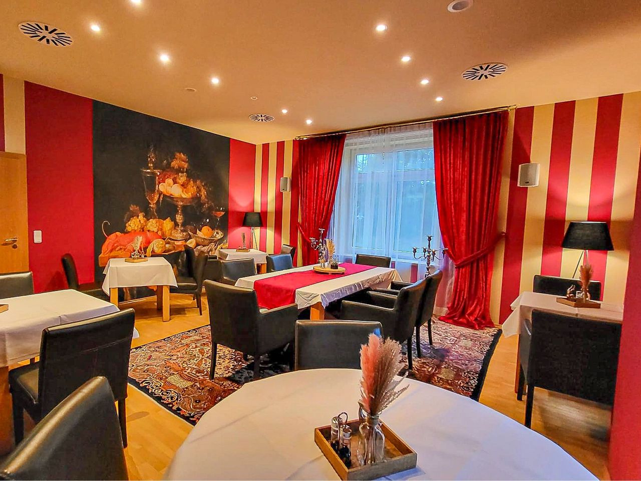 Festlich dekoriertes Restaurant in der Ferien Residenz Thüringer Wald für Silvesterfeiern