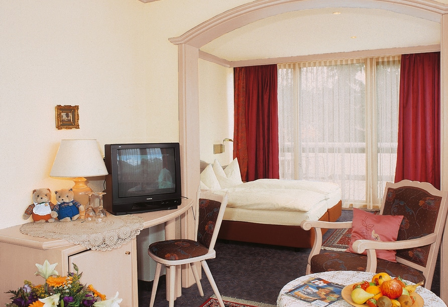 Komfortables Hotelzimmer mit Balkon im Hotel-Gasthof Resengörg für Ihre Silvesterreise