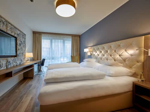 Komfortables Doppelzimmer im Hotel Kaiser Lodge in Neutraubling für Ihren Silvesterurlaub