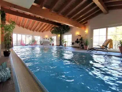 Wellnessbereich mit Pool im Hotel Ursula, perfekt für Silvesterurlaub