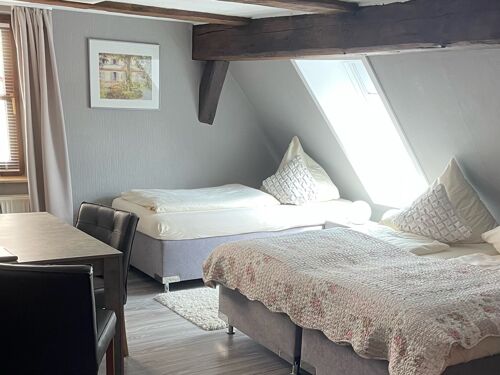 Helles, gemütliches Zimmer im Nürnberger Hof, perfekt für die Silvesterübernachtung