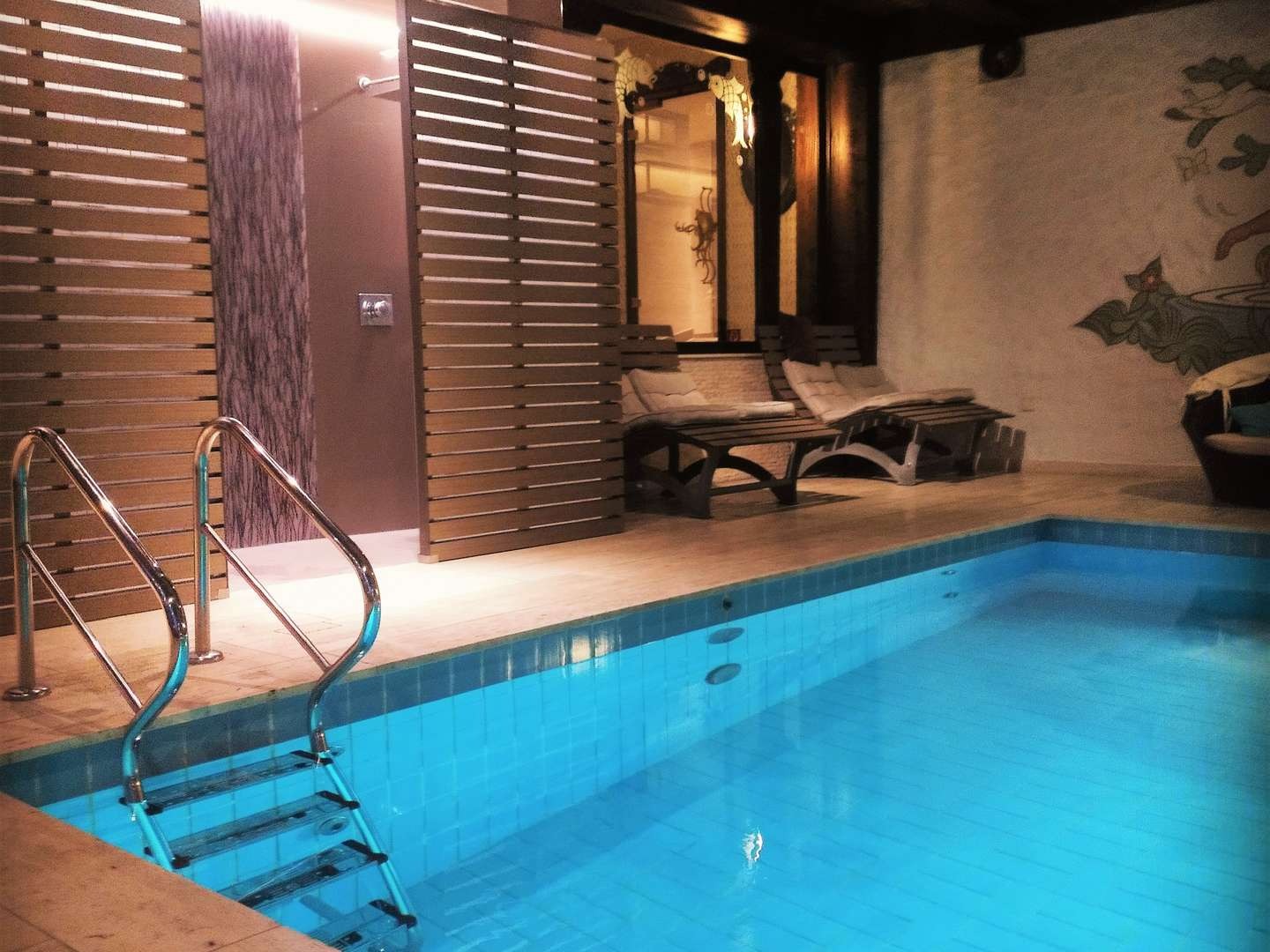 Innenpool im AKZENT Waldhotel Rheingau zu Silvester mit Wellness