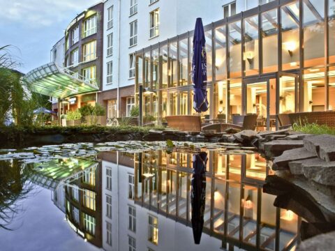 Außenansicht des Courtyard by Marriott Dresden an Silvester