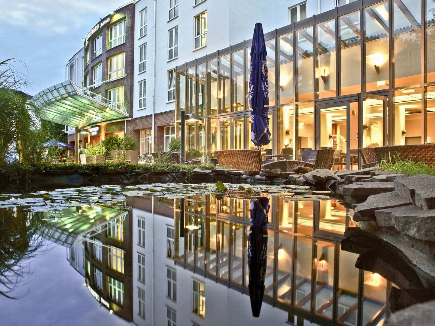 Außenansicht des Courtyard by Marriott Dresden an Silvester