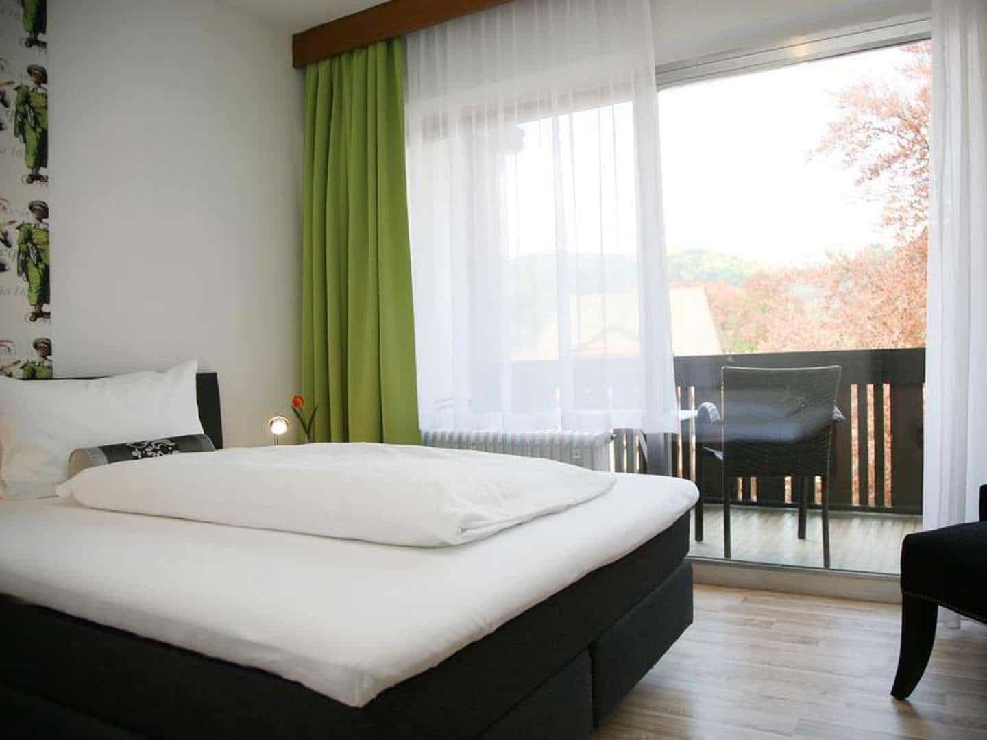 Hotel Pflug Silvester 2025 im Schwarzwald Komfortzimmer mit Balkon