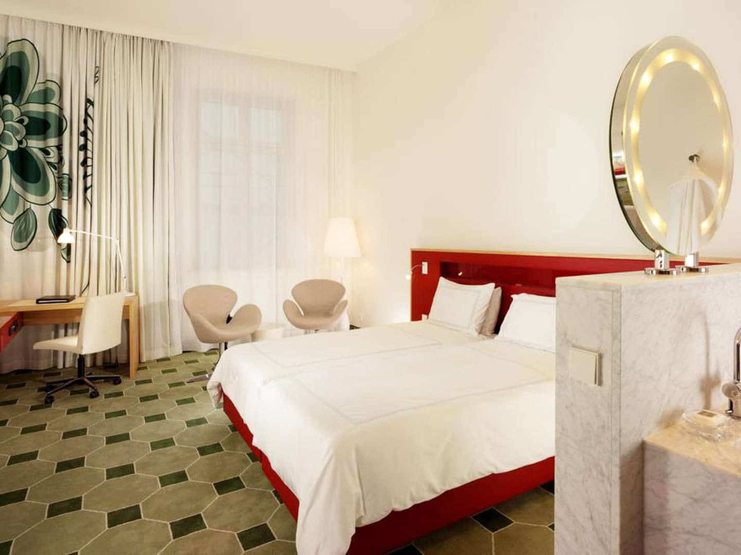 Modernes Zimmer im HYPERION Hotel Dresden am Schloss zu Silvester