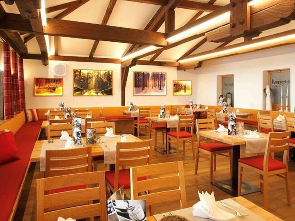 Restaurant im Landhotel Haagerhof zu Silvester mit festlicher Stimmung