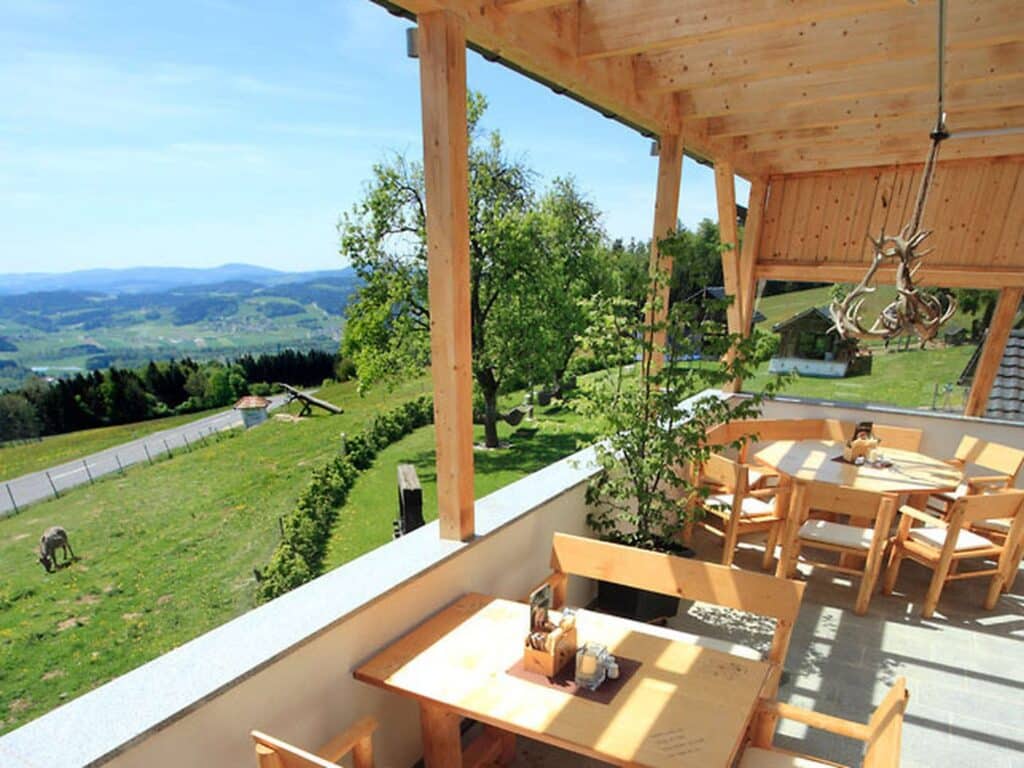 Sonnenterrasse im Landhotel Haagerhof mit Panoramablick zu Silvester