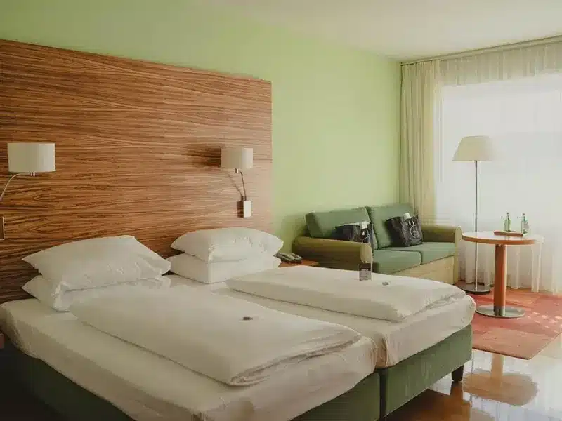 Modernes Zimmer im REDUCE Hotel Vital für Silvester 2025