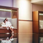 Ruhebereich am Pool im Bonn Marriott Hotel zu Silvester