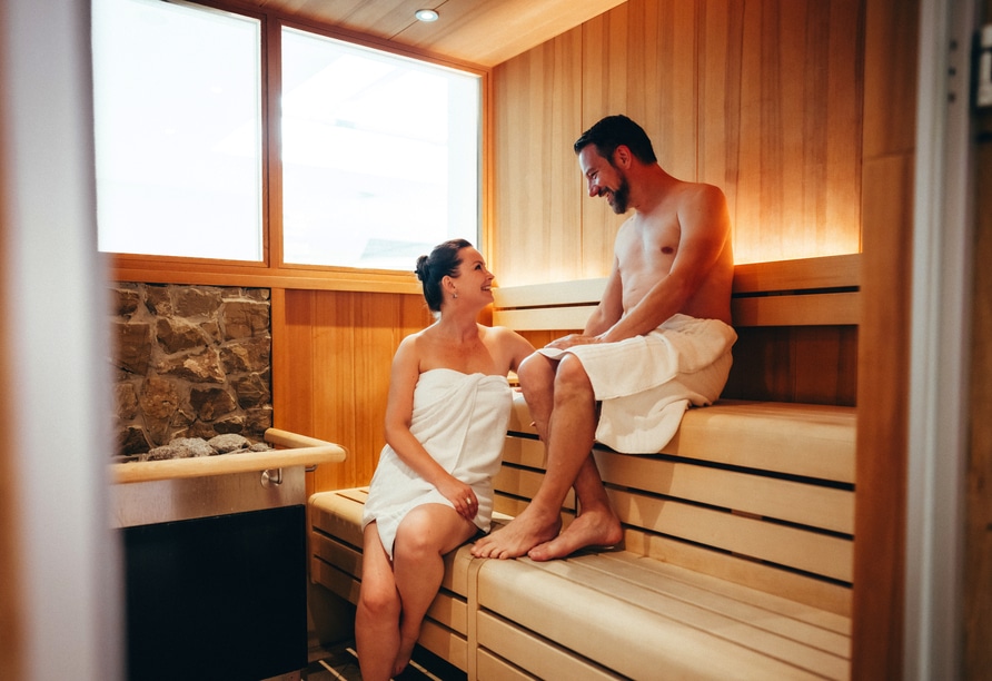 Paar in der Sauna im Bonn Marriott Hotel an Silvester