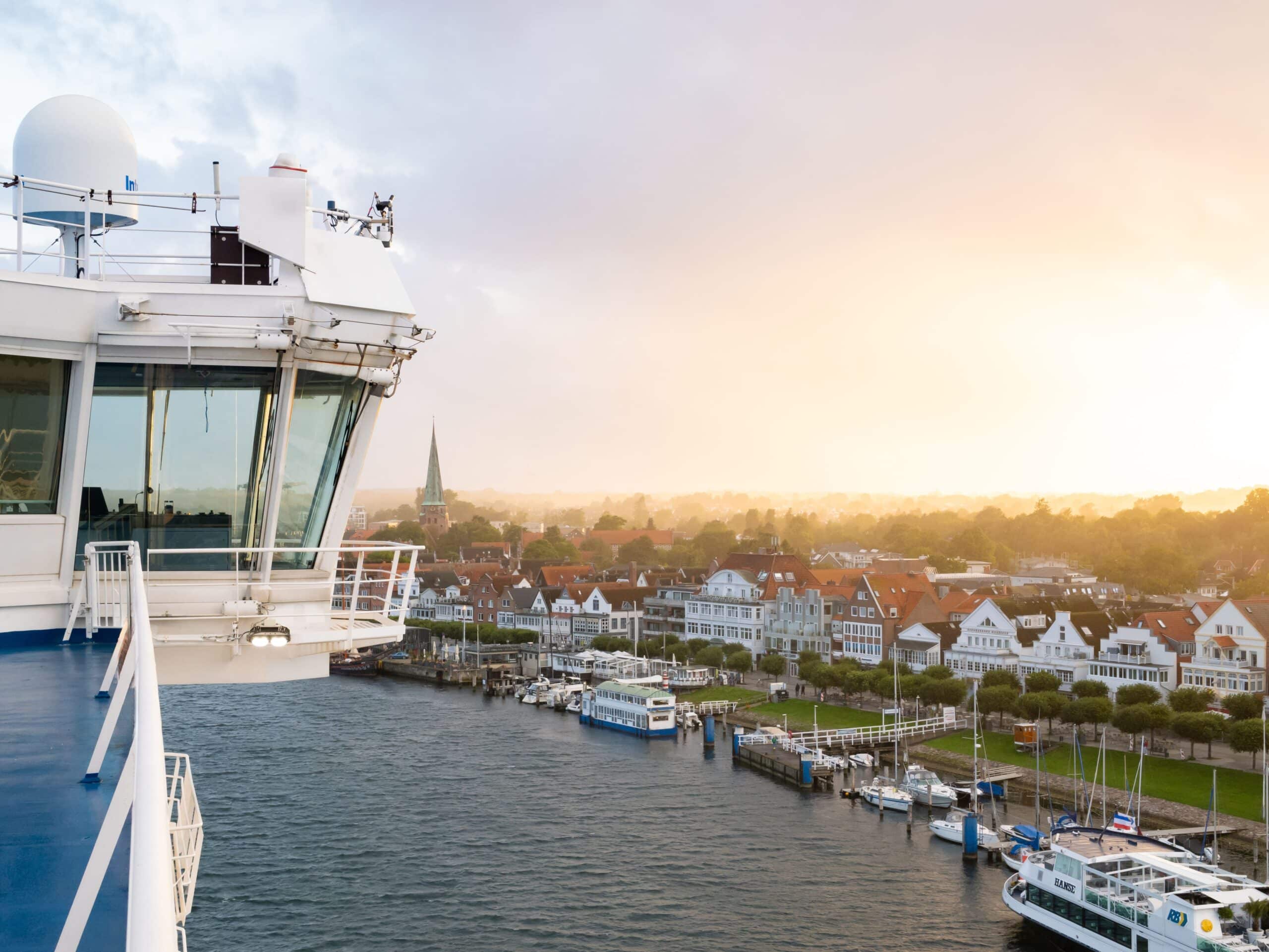 Stadtblick von der Finnlines Fähre bei der Ankunft in Helsinki