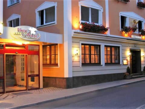 Außenansicht des Hotel Adler - Paulas Alb in Ehingen (Donau), der perfekte Ort für eine unvergessliche Silvesterreise.