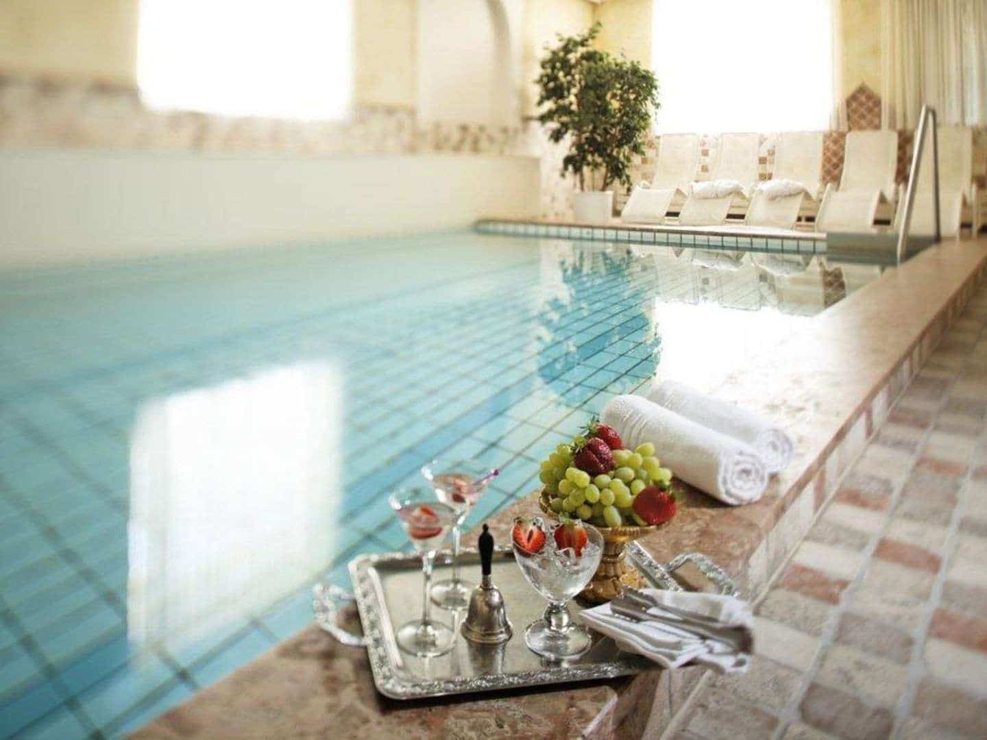 Wellnessbereich mit Hallenbad im Landhotel Schwaiger zu Silvester