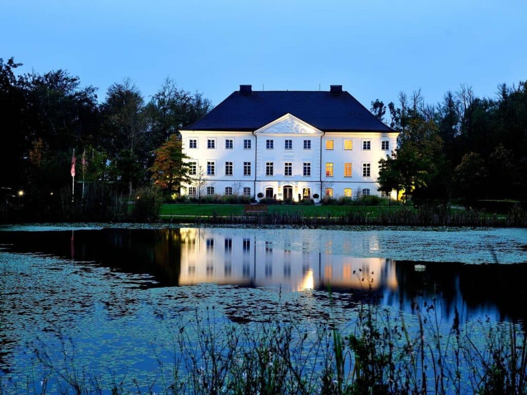 Außenansicht Schlossgut Gross Schwansee an der Ostsee zu Silvester 2025