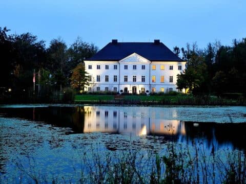 Außenansicht Schlossgut Gross Schwansee an der Ostsee zu Silvester 2025