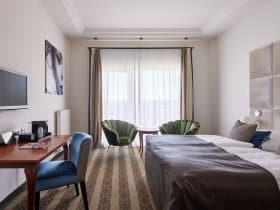 Modernes Hotelzimmer im Van der Valk Resort Linstow zu Silvester