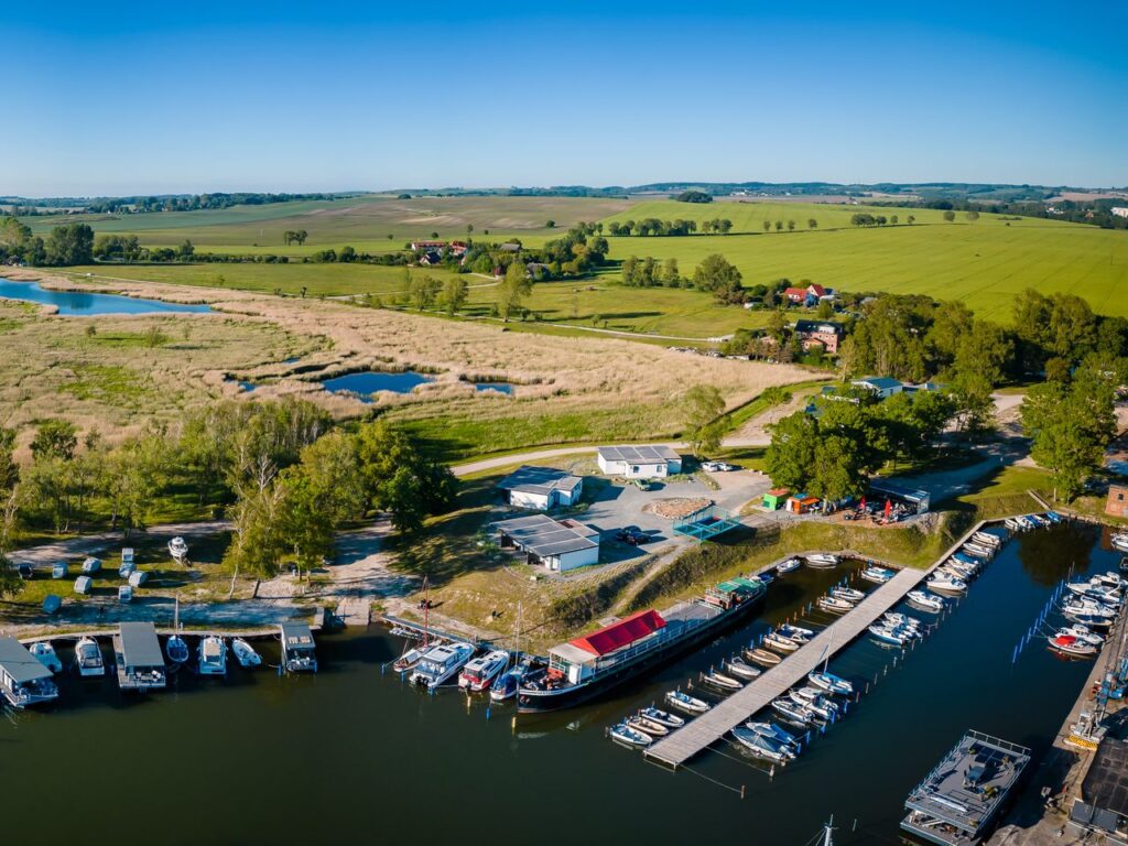 Luftaufnahme der Marina Martinshafen bei Silvesterfeierlichkeiten