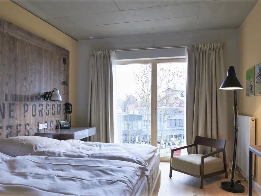 Modernes Hotelzimmer im FREIgeist Einbeck zu Silvester 2025