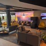 Modern gestaltete Lobby des Hotel Sombea Donaueschingen