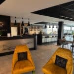 Rezeption und stilvolle Bar des Hotel Sombea Donaueschingen