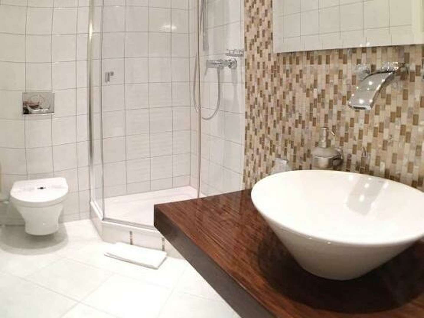 Silvesterfeier im Kristallhotel Fettehenne – Badezimmer mit modernem Design