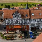 Außenansicht des Landhotels Zur Grünen Kutte zur Silvesterzeit