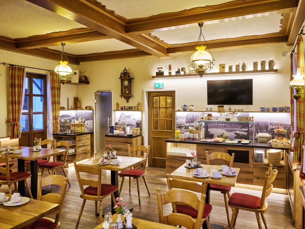 Gemütlicher Frühstücksraum des Landhotels Zur Grünen Kutte zu Silvester