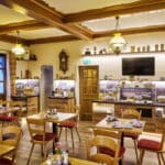 Gemütlicher Frühstücksraum des Landhotels Zur Grünen Kutte zu Silvester