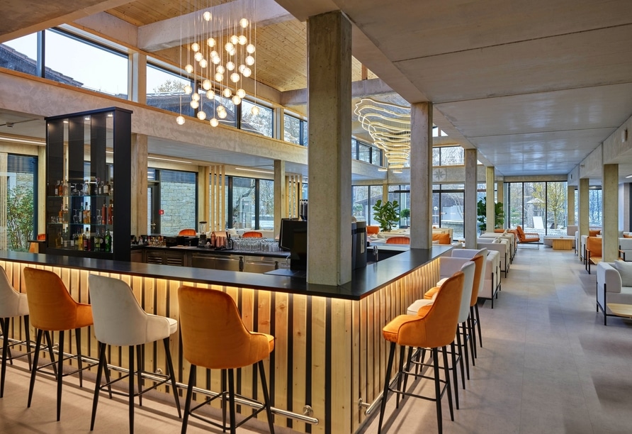 Hotelbar im Das Dreiburgensee Naturhotel ideal für den Silvesterabend