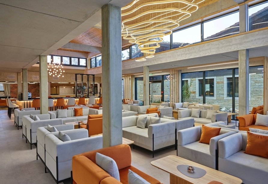 emütlicher Lounge Bereich im Das Dreiburgensee Naturhotel für Silvesterentspannung