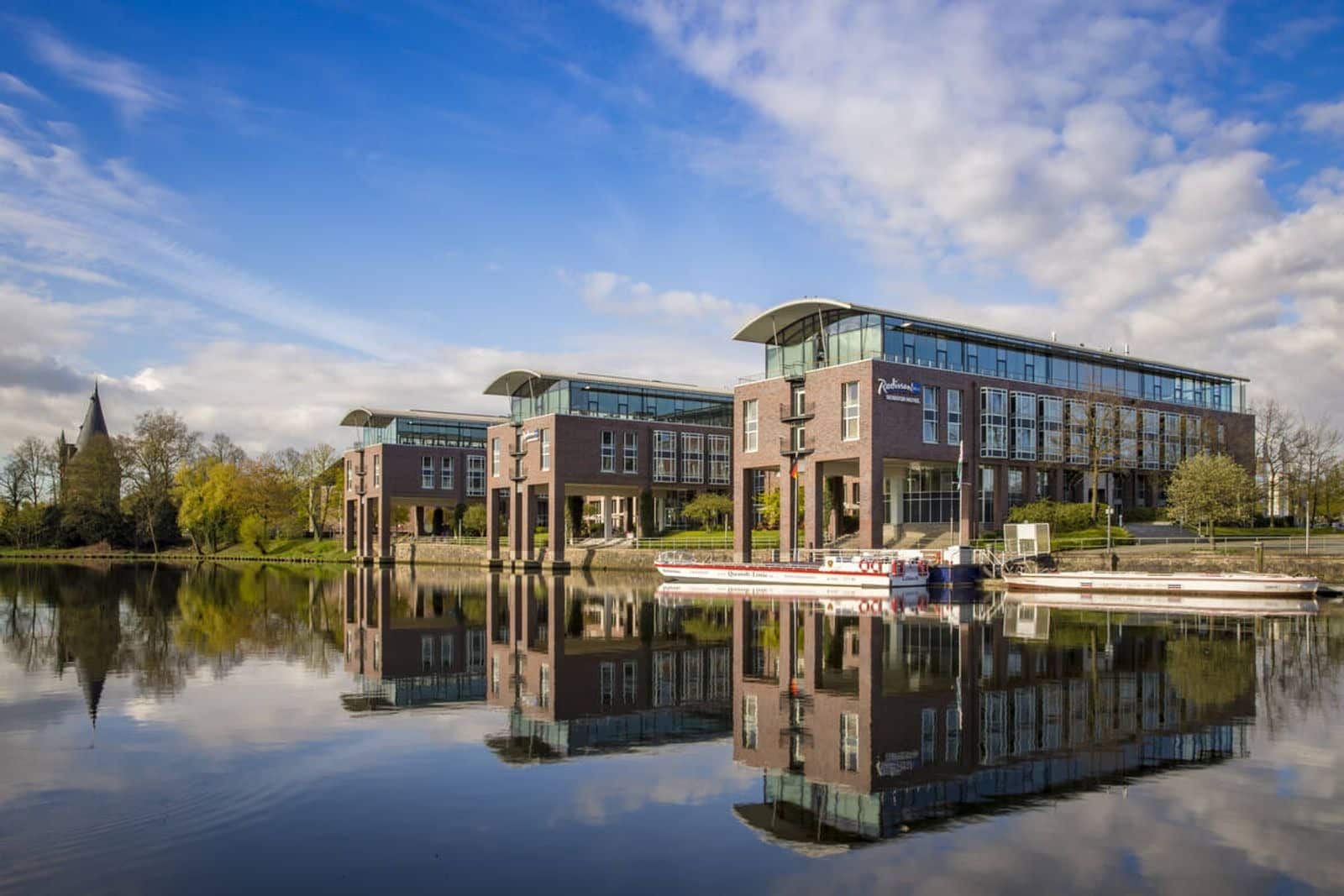 Außenansicht des Radisson Blu Senator Hotel Lübeck zu Silvester 2025