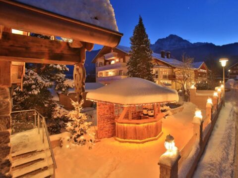 Stilvolles Wintergarten-Restaurant im Wellness-und Landhotel Prinz mit eleganter Tischdekoration