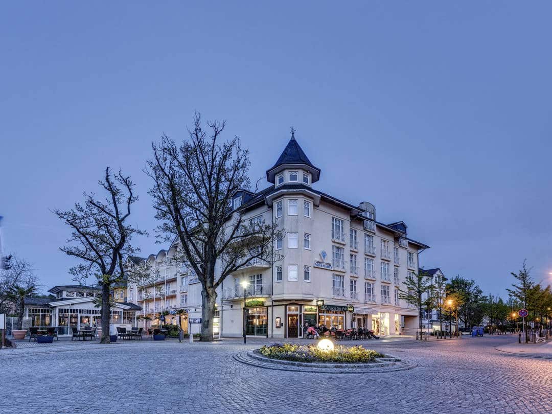 Hotelname in Kühlungsborn – Perfekte Lage für Silvester an der Ostsee
