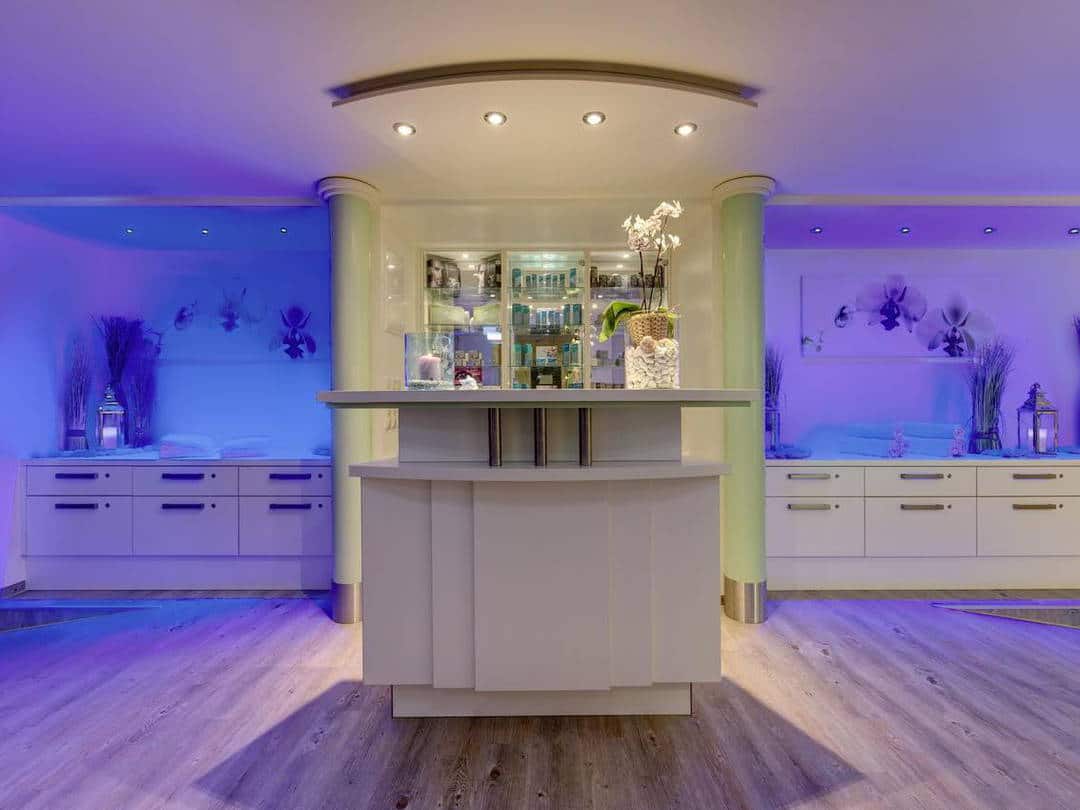 Luxuriöser Wellnessbereich im Hotelname für entspannte Silvester-Tage