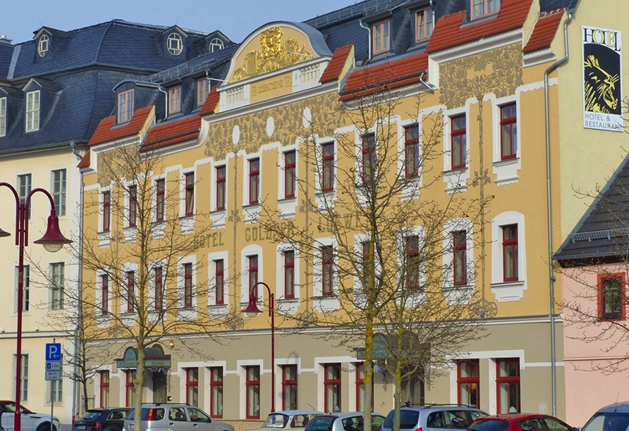Außenansicht des Hotel Goldner Löwe in Bad Köstritz, perfekt für Silvesterreisen