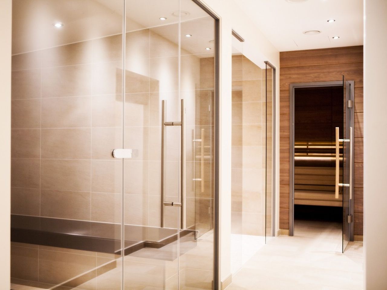Moderner Wellnessbereich mit Sauna im Ringhotel Nassau Oranien, perfekt für Erholung zu Silvester