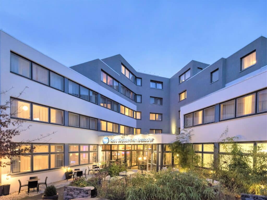 Außenansicht des Best Western Hotel Ambassador an Silvester