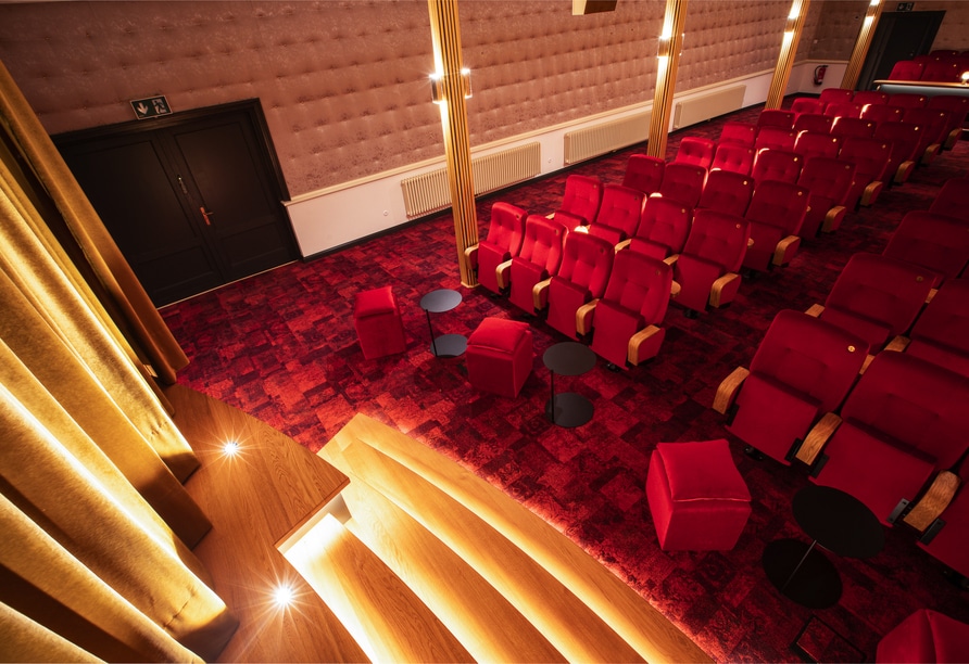 Stilvoll gedecktes Restaurant im Kino-Hotel Harsefeld für Silvester