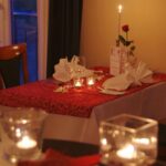Festlich gedeckter Tisch für Candle-Light-Dinner im Hotel Jakob