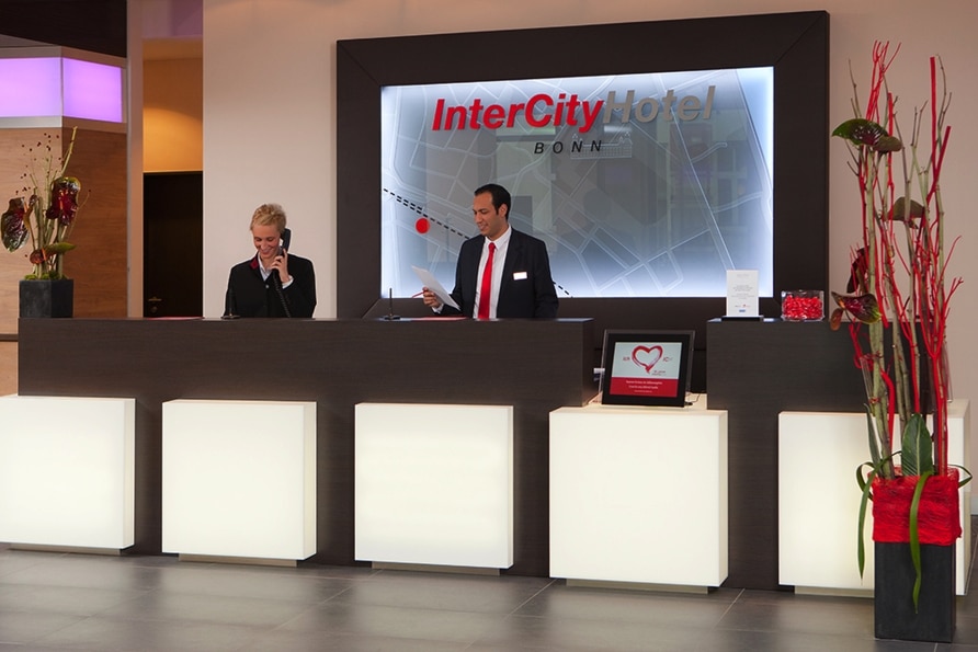 Empfangsbereich im IntercityHotel Bonn zu Silvester