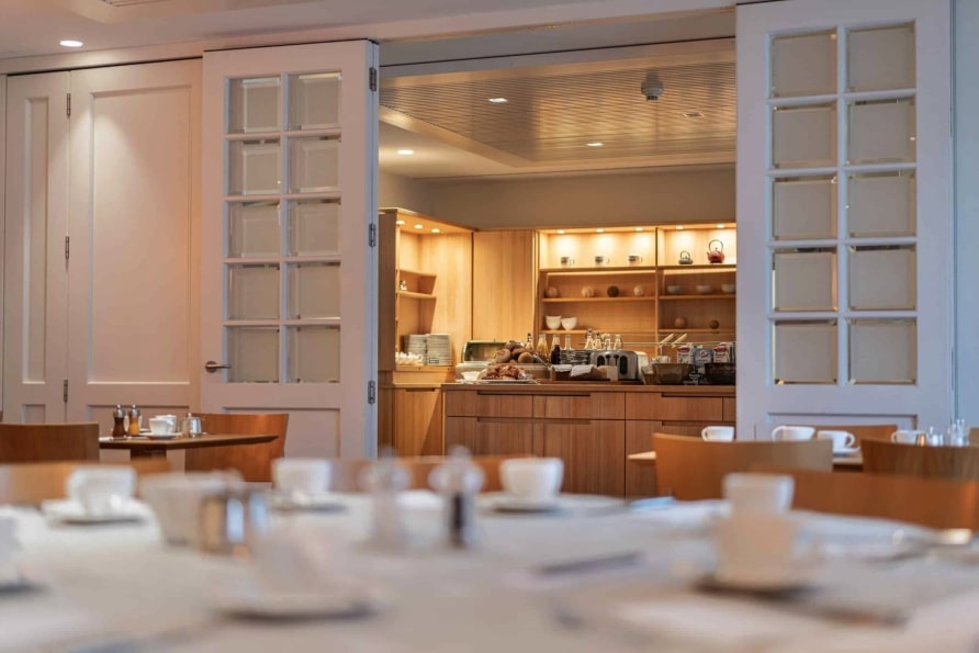 Frühstücksraum mit Buffet im Hotel Alte Post für den Silvesteraufenthalt
