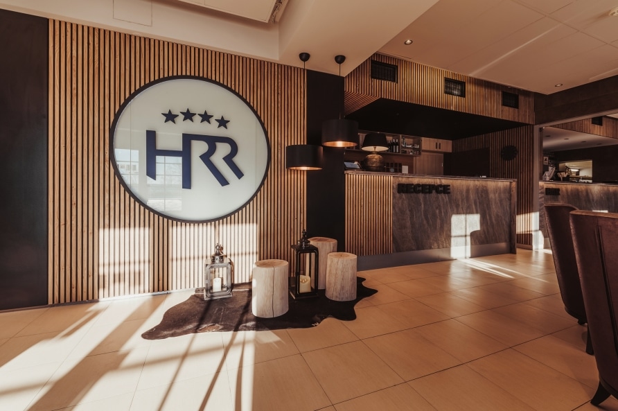 Moderne Rezeption im Hotel Resort Relax zum Silvesterempfang